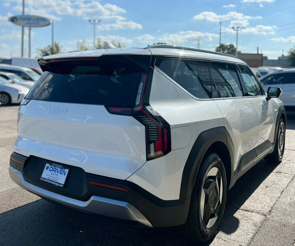 2024 Kia EV9 Wind AWD - 22925714 - 4