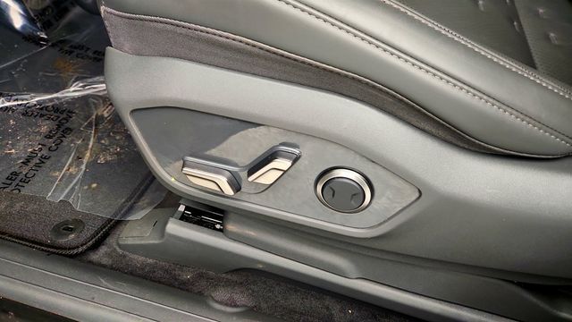 2024 Kia EV9 Wind AWD w/ Triple-Screen Cockpit & Heated Seats - 22993604 - 10