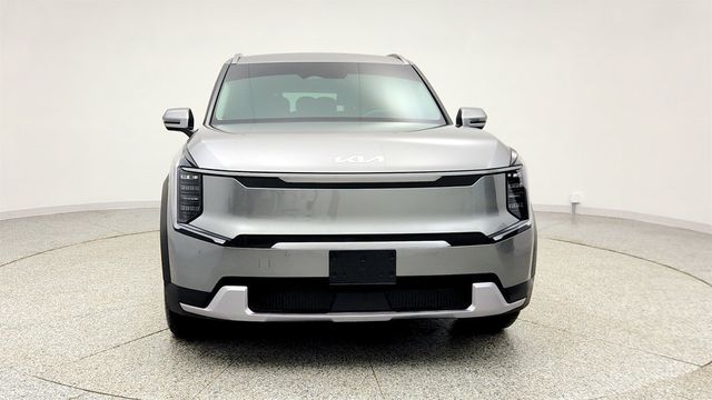 2024 Kia EV9 Wind AWD w/ Triple-Screen Cockpit & Heated Seats - 22993604 - 1