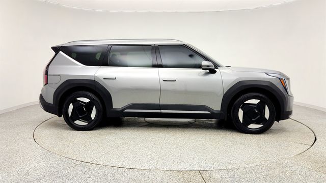 2024 Kia EV9 Wind AWD w/ Triple-Screen Cockpit & Heated Seats - 22993604 - 3