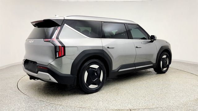 2024 Kia EV9 Wind AWD w/ Triple-Screen Cockpit & Heated Seats - 22993604 - 4