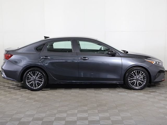 2024 Kia Forte GT-Line IVT - 22953680 - 16