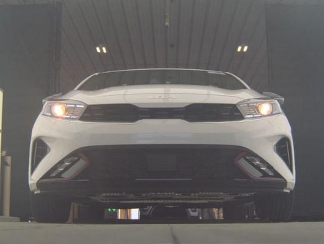 2024 Kia Forte GT-Line IVT - 22976018 - 3