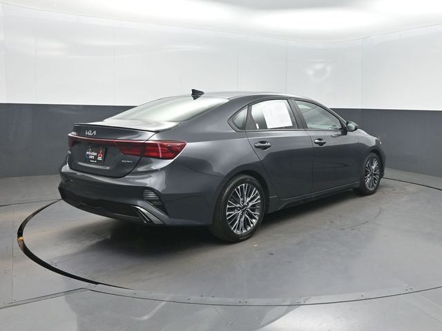 2024 Kia Forte GT-Line IVT - 22982165 - 30