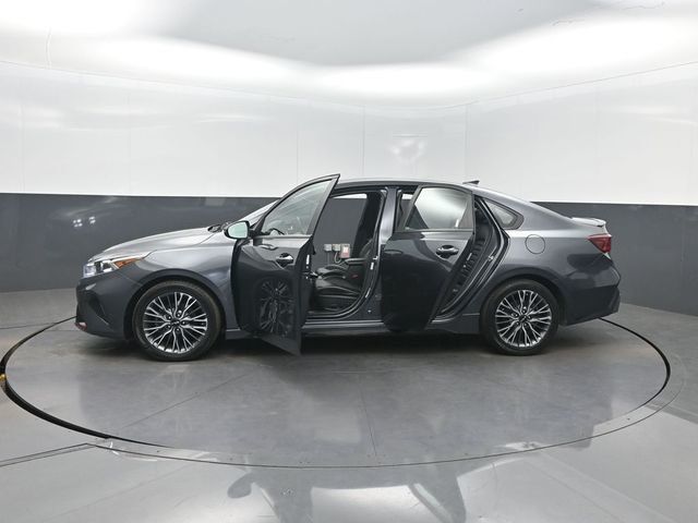 2024 Kia Forte GT-Line IVT - 22982165 - 37