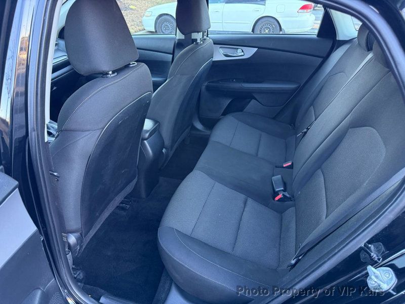 2024 Kia Forte LX IVT - 22985892 - 17