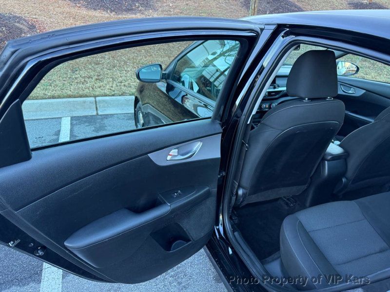 2024 Kia Forte LX IVT - 22985892 - 18