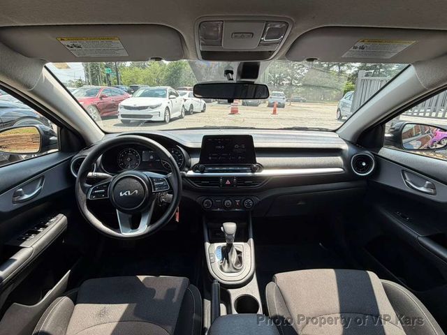 2024 Kia Forte LX IVT - 23017812 - 12