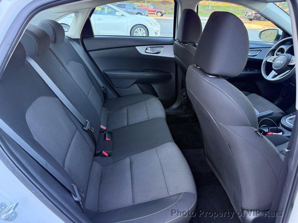 2024 Kia Forte LX IVT - 23028497 - 11