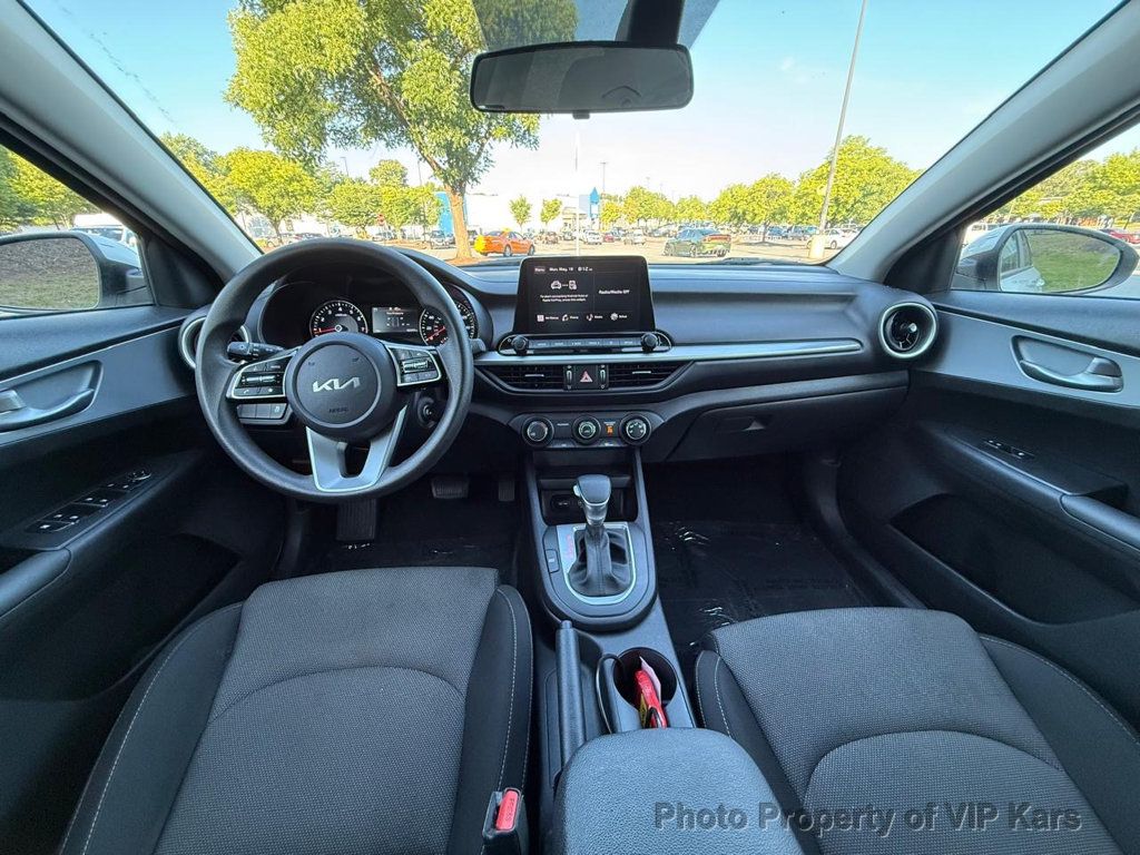 2024 Kia Forte LX IVT - 23028497 - 14