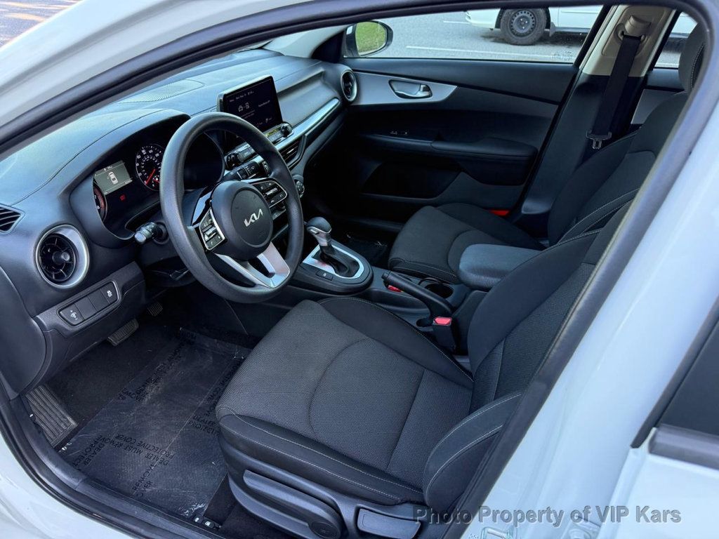 2024 Kia Forte LX IVT - 23028497 - 16