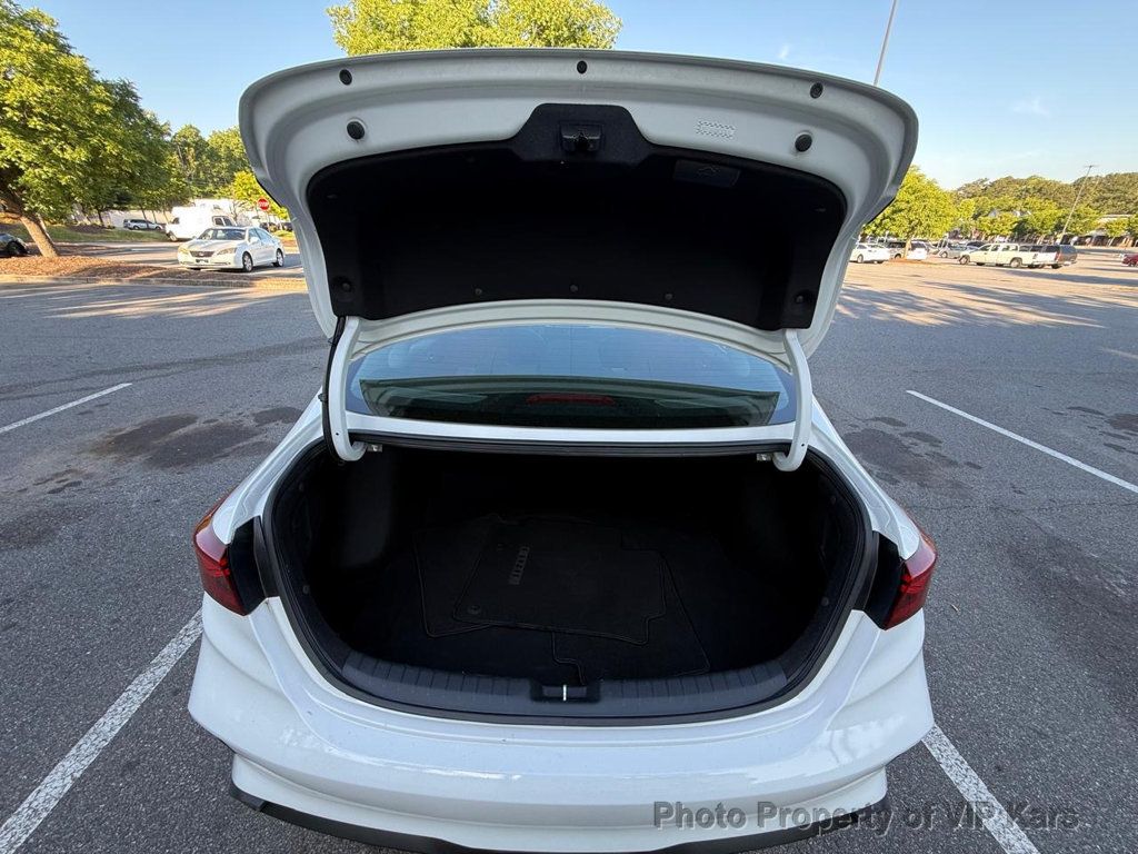 2024 Kia Forte LX IVT - 23028497 - 19