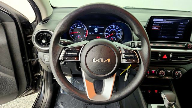 2024 Kia Forte LX IVT - 22971201 - 12