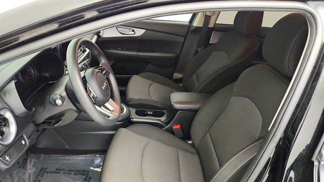 2024 Kia Forte LX IVT - 22971201 - 18