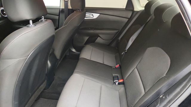 2024 Kia Forte LX IVT - 22971201 - 19