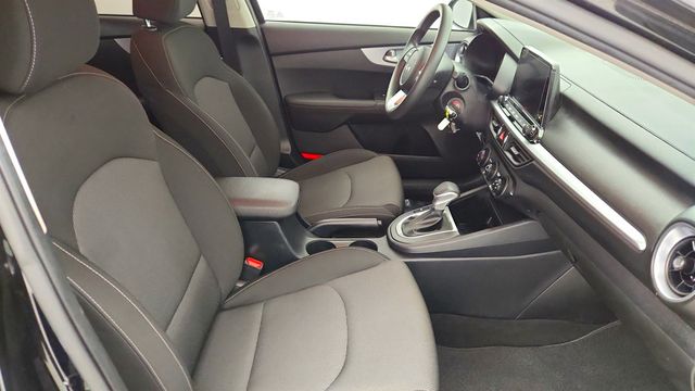 2024 Kia Forte LX IVT - 22971201 - 21