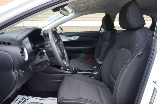 2024 Kia Forte LXS - 23052452 - 13