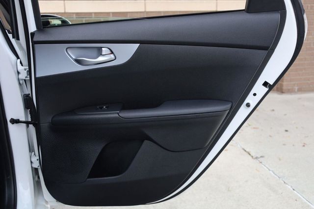 2024 Kia Forte LXS - 23052452 - 19