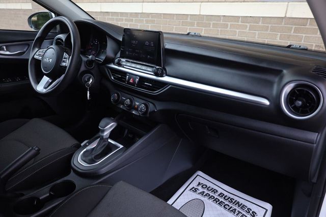 2024 Kia Forte LXS - 23052452 - 25