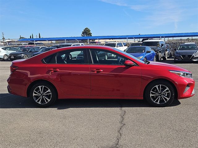 2024 Kia Forte LXS IVT - 22942853 - 4