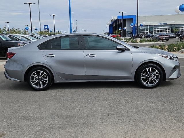 2024 Kia Forte LXS IVT - 23084374 - 1