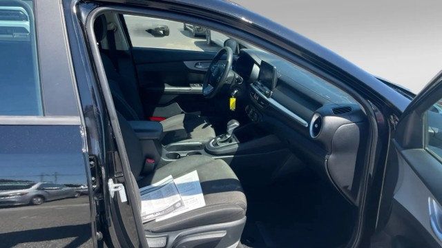 2024 Kia Forte LXS IVT - 23033054 - 4