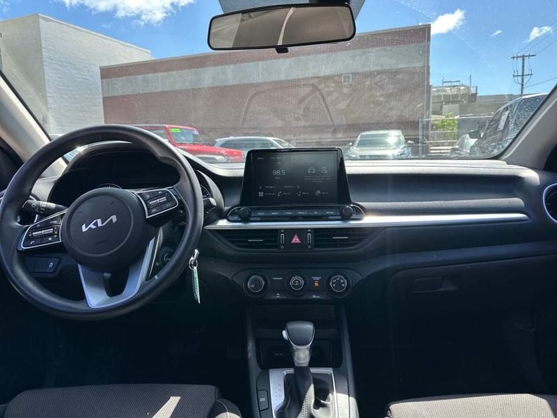 2024 Kia Forte LXS IVT - 22936308 - 13