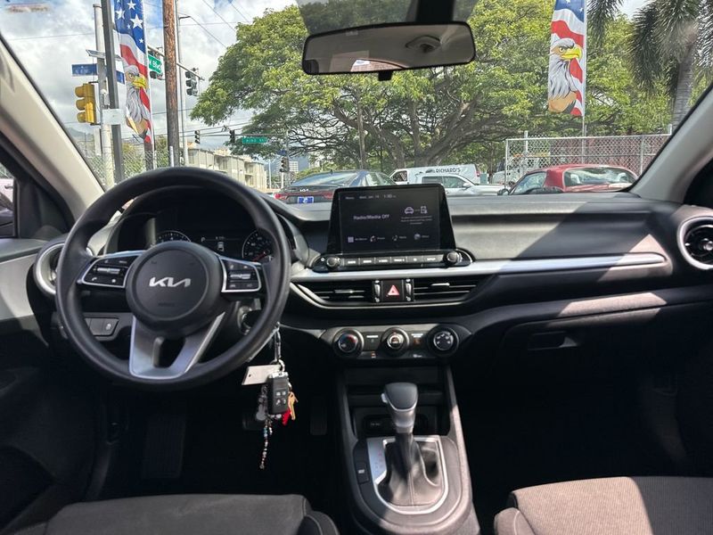 2024 Kia Forte LXS IVT - 22972515 - 13