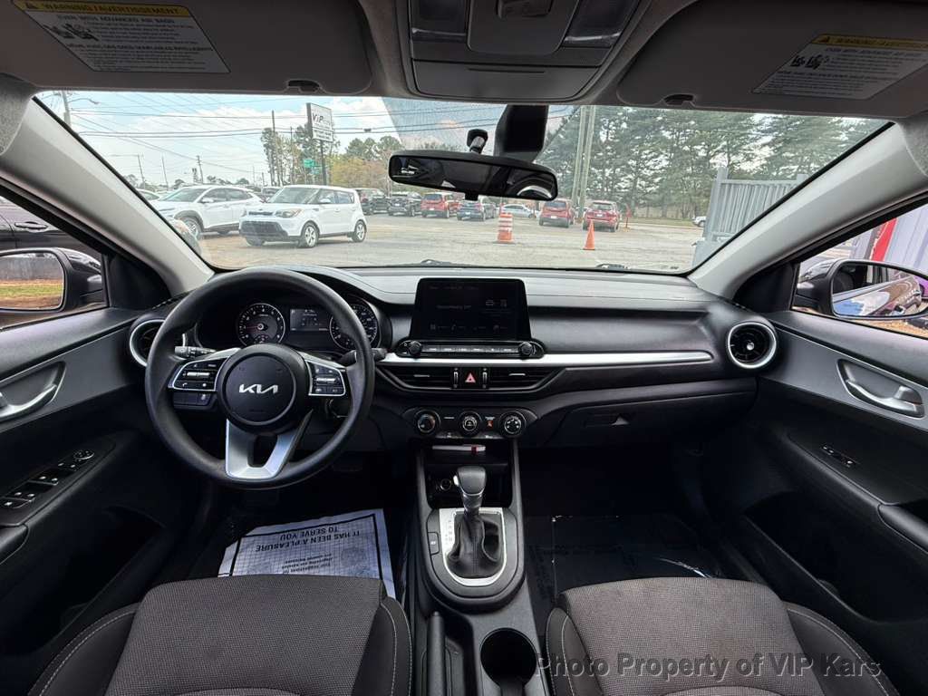 2024 Kia Forte LXS IVT - 23004910 - 12