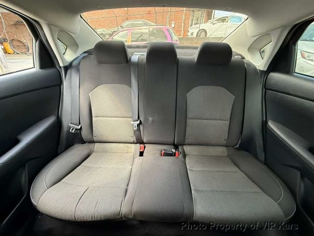 2024 Kia Forte LXS IVT - 23004910 - 17