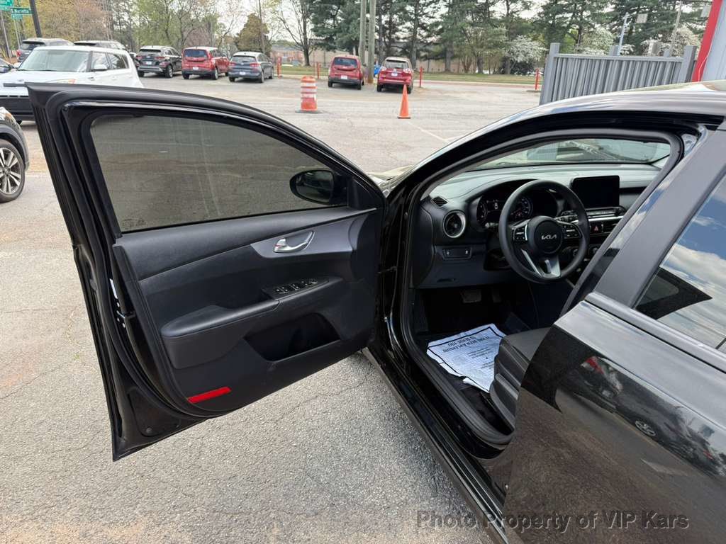 2024 Kia Forte LXS IVT - 23004910 - 8