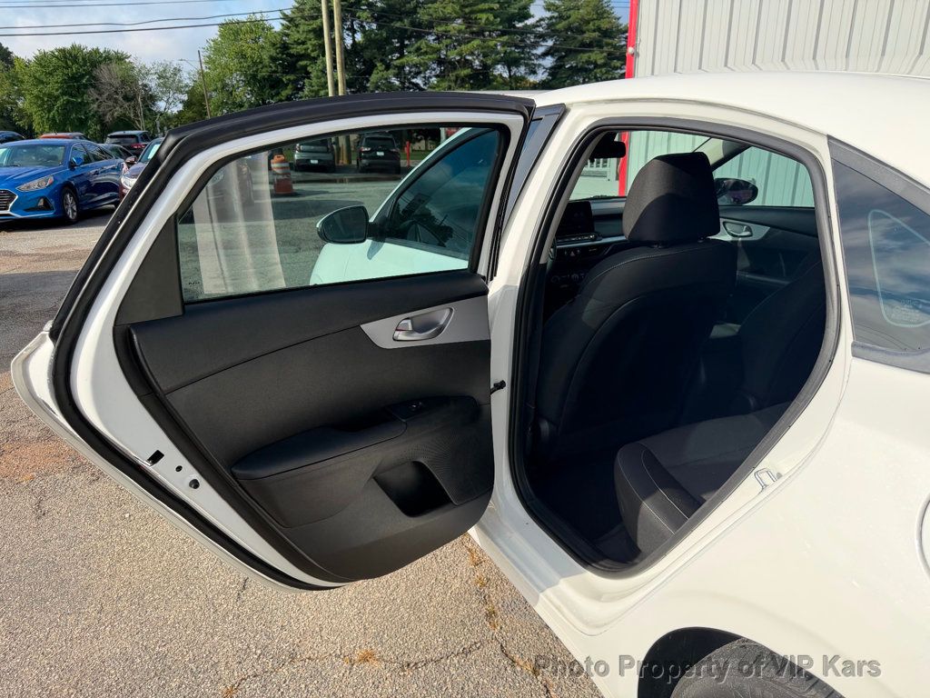 2024 Kia Forte LXS IVT - 23043036 - 11