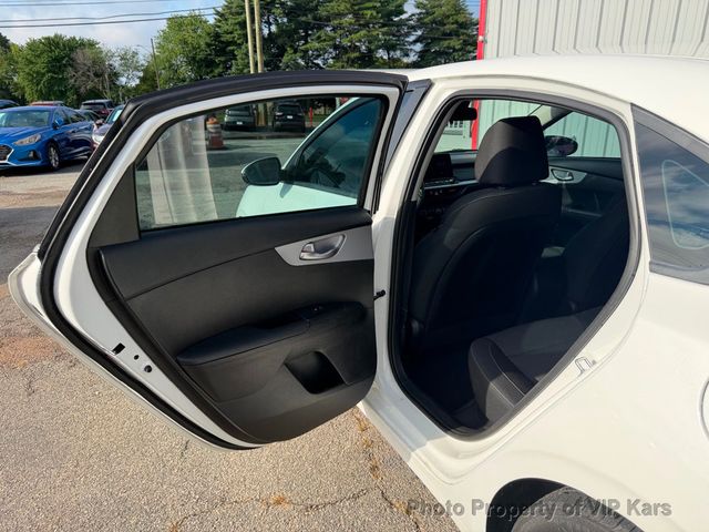2024 Kia Forte LXS IVT - 23043036 - 11