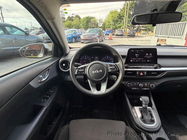 2024 Kia Forte LXS IVT - 23043036 - 19