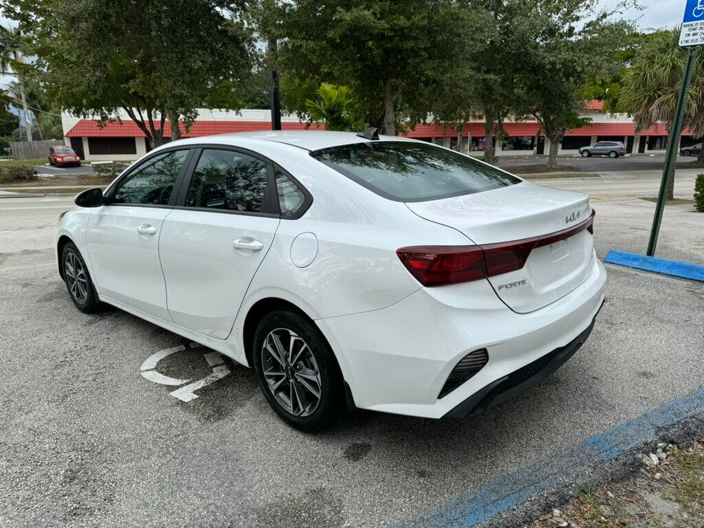 2024 Kia Forte LXS IVT - 22972434 - 2