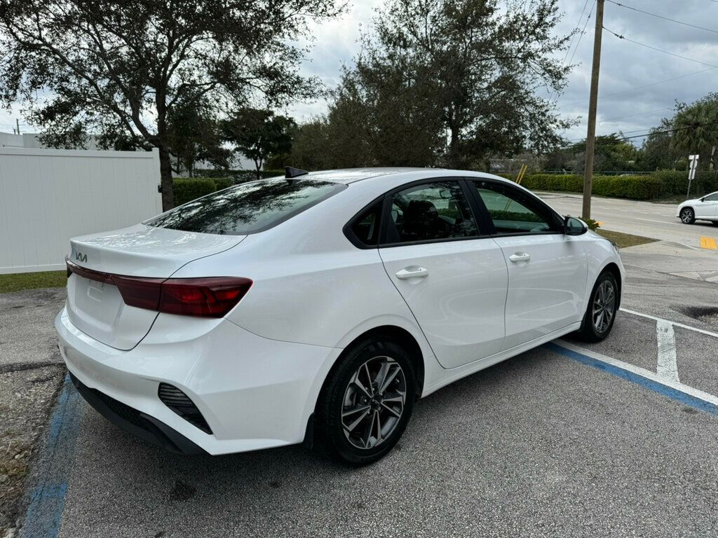 2024 Kia Forte LXS IVT - 22972434 - 3