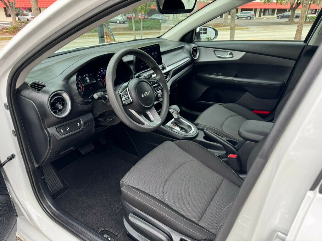 2024 Kia Forte LXS IVT - 22972434 - 4