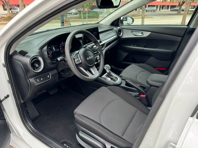 2024 Kia Forte LXS IVT - 22972434 - 4