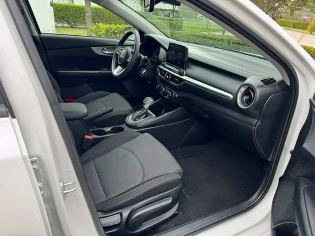 2024 Kia Forte LXS IVT - 22972434 - 5