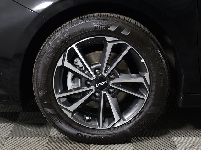2024 Kia Forte LXS IVT - 22946075 - 18
