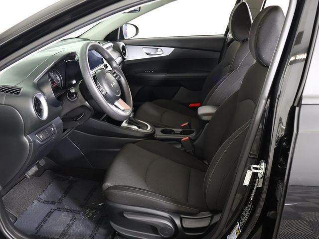 2024 Kia Forte LXS IVT - 22946075 - 27