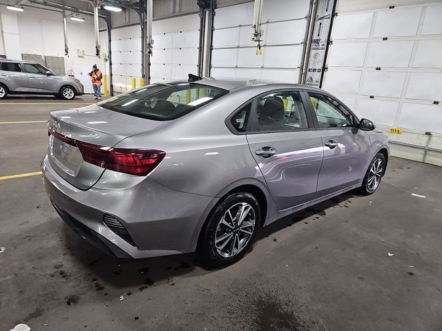 2024 Kia Forte LXS IVT - 22950451 - 2