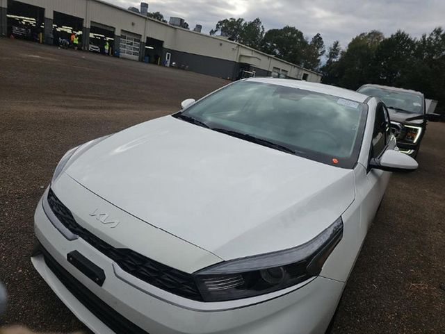 2024 Kia Forte LXS IVT - 22955741 - 1