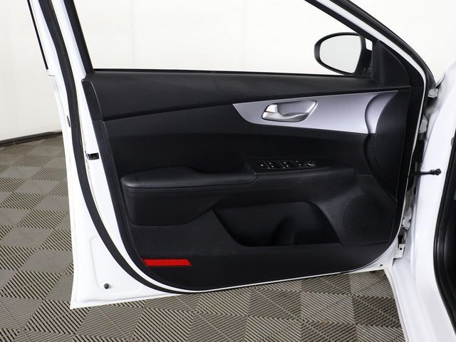 2024 Kia Forte LXS IVT - 22955741 - 19