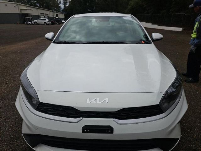 2024 Kia Forte LXS IVT - 22955741 - 2