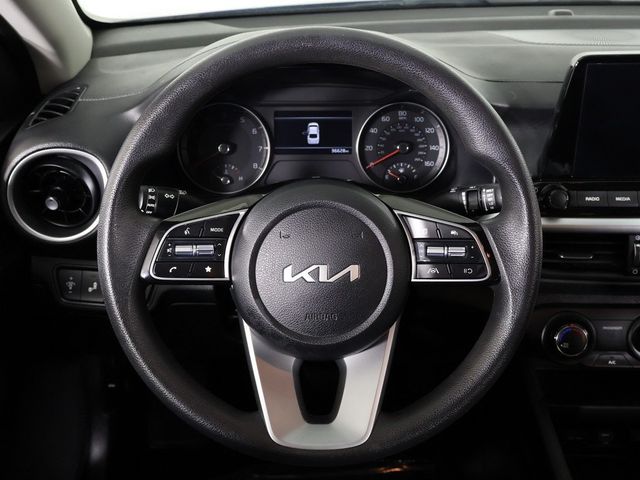2024 Kia Forte LXS IVT - 22957690 - 35