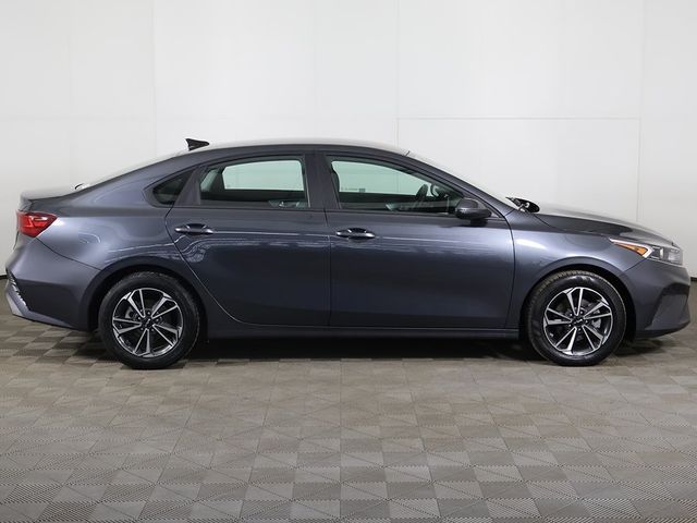 2024 Kia Forte LXS IVT - 22976494 - 16