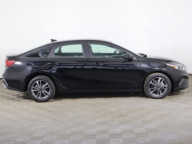 2024 Kia Forte LXS IVT - 22994180 - 15