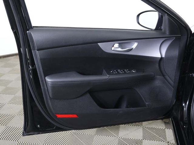 2024 Kia Forte LXS IVT - 22994180 - 19