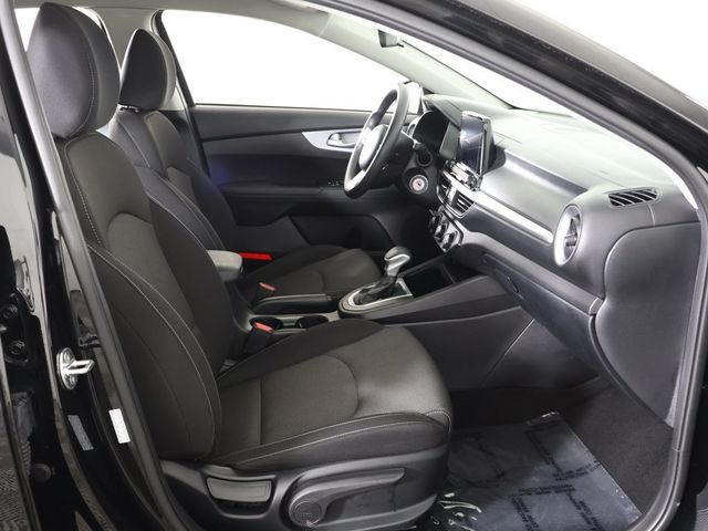 2024 Kia Forte LXS IVT - 22994180 - 28